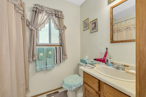 3-17017 Snow Avenue, Summerland, BC - Indoor Photo Showing Bathroom