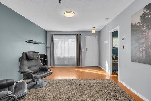 780 Coronation Avenue, Kelowna, BC - Indoor Photo Showing Other Room