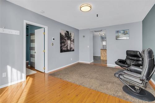 780 Coronation Avenue, Kelowna, BC - Indoor