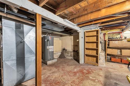 780 Coronation Avenue, Kelowna, BC - Indoor Photo Showing Basement