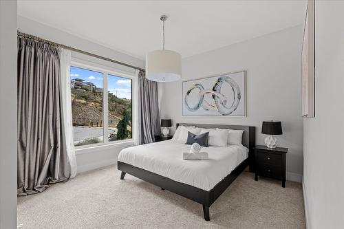 980 Ledgeview Court, Kelowna, BC - Indoor Photo Showing Bedroom