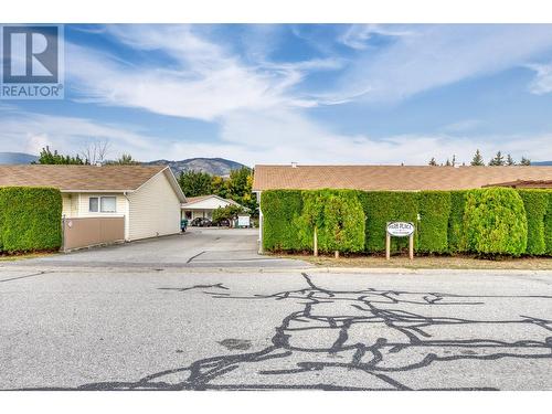 2235 Baskin Street Unit# 115, Penticton, BC - Outdoor