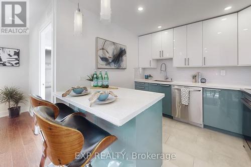 503 - 5460 Yonge Street, Toronto (Willowdale West), ON - Indoor Photo Showing Kitchen