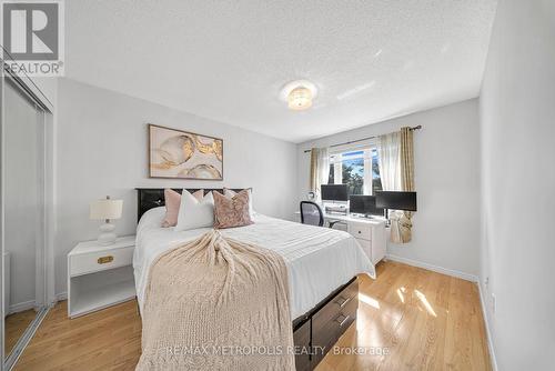 52 Knotwood Crescent, Toronto, ON - Indoor Photo Showing Bedroom