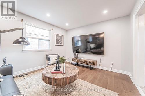 110 Summitcrest Drive, Richmond Hill, ON - Indoor