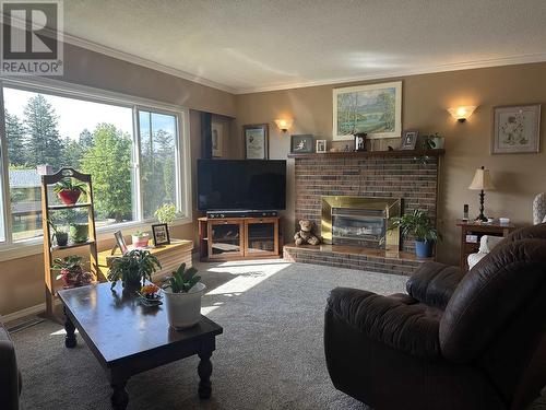 1350 11Th Avenue, Williams Lake, BC - Indoor Photo Showing Living Room With Fireplace