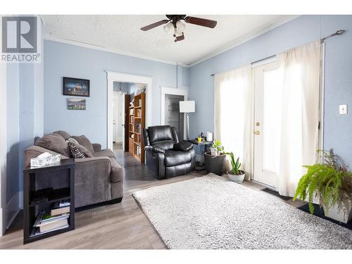 488 Gillett Street, Prince George, BC - Indoor Photo Showing Living Room