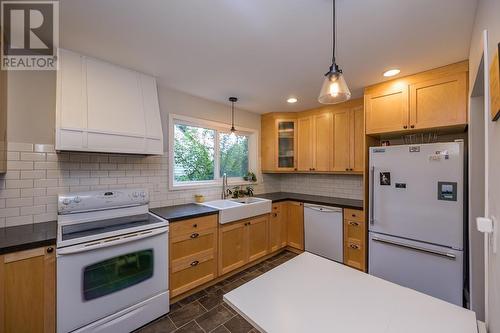 1379 Ewert Street, Prince George, BC - Indoor Photo Showing Kitchen