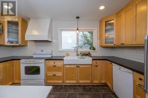 1379 Ewert Street, Prince George, BC - Indoor Photo Showing Kitchen