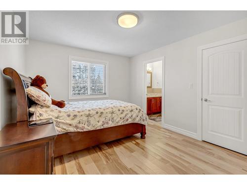 3228 Parkview Crescent, Prince George, BC - Indoor Photo Showing Bedroom