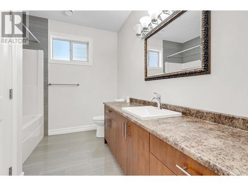 3228 Parkview Crescent, Prince George, BC - Indoor Photo Showing Bathroom