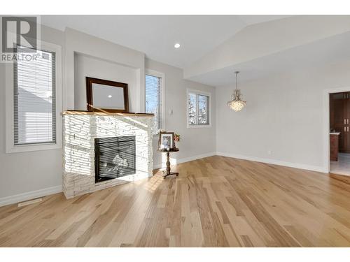 3228 Parkview Crescent, Prince George, BC - Indoor Photo Showing Living Room With Fireplace