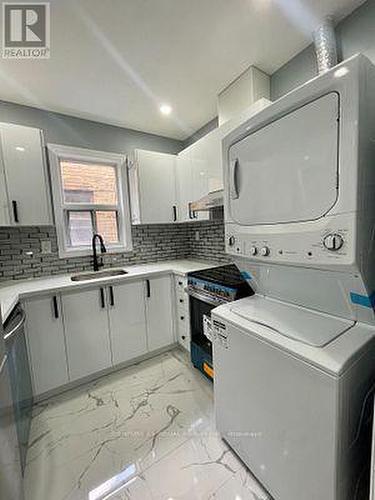 Upper - 1250 Bloor Street W, Toronto, ON - Indoor Photo Showing Laundry Room