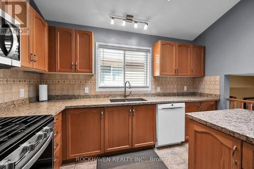 112 Redfern Avenue, Hamilton (Mountview), ON - Indoor Photo Showing Kitchen With Double Sink