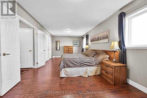 112 Redfern Avenue, Hamilton, ON - Indoor Photo Showing Bedroom