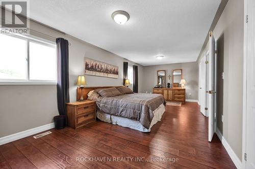 112 Redfern Avenue, Hamilton (Mountview), ON - Indoor Photo Showing Bedroom