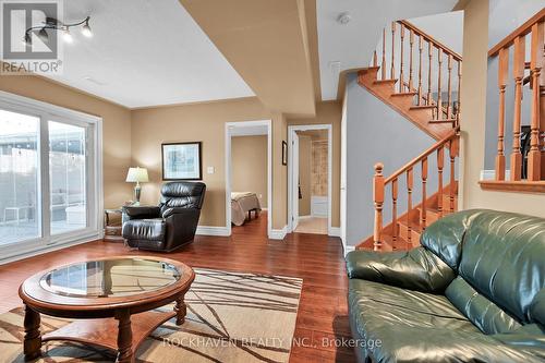 112 Redfern Avenue, Hamilton, ON - Indoor Photo Showing Living Room