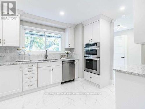 248 Robina Road, Hamilton (Ancaster), ON - Indoor Photo Showing Kitchen