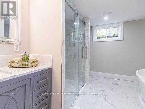 248 Robina Road, Hamilton (Ancaster), ON - Indoor Photo Showing Bathroom