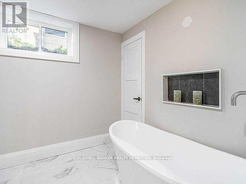 248 Robina Road, Hamilton (Ancaster), ON - Indoor Photo Showing Bathroom