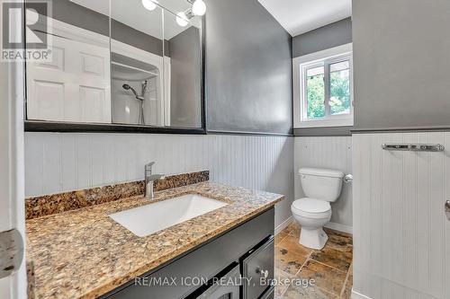 59 Ellis Crescent S, Waterloo, ON - Indoor Photo Showing Bathroom