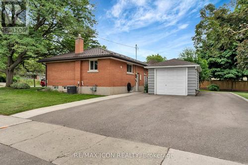 59 Ellis Crescent S, Waterloo, ON - Outdoor