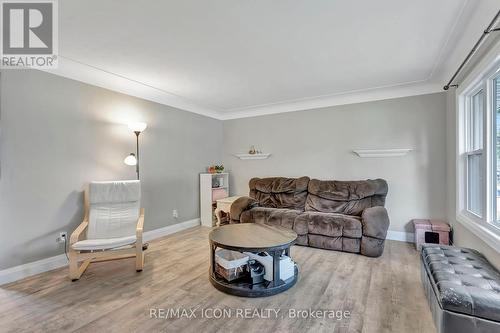 59 Ellis Crescent S, Waterloo, ON - Indoor Photo Showing Living Room