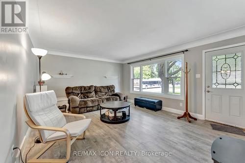 59 Ellis Crescent S, Waterloo, ON - Indoor Photo Showing Living Room