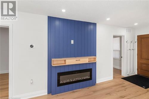 281 Normanhurst Avenue, Hamilton, ON - Indoor Photo Showing Living Room With Fireplace