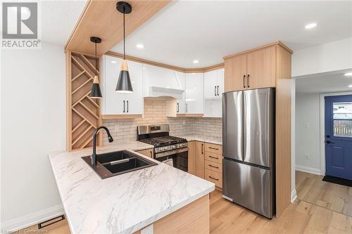 281 Normanhurst Avenue, Hamilton, ON - Indoor Photo Showing Kitchen With Double Sink With Upgraded Kitchen