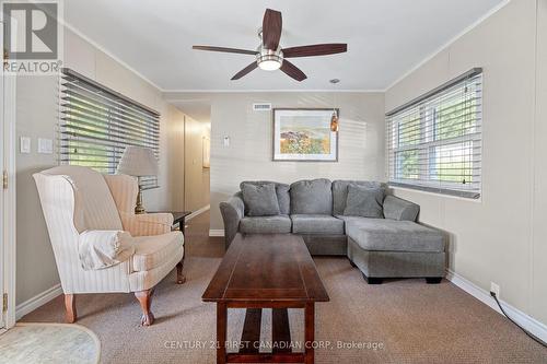 48 Starlit Lane, Bluewater (Zurich), ON - Indoor Photo Showing Living Room