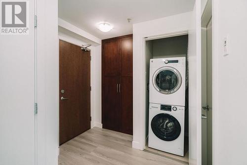 2506 280 Ross Drive, New Westminster, BC - Indoor Photo Showing Laundry Room