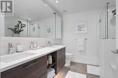 3520 Marine Way, Vancouver, BC - Indoor Photo Showing Bathroom