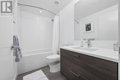 3520 Marine Way, Vancouver, BC - Indoor Photo Showing Bathroom