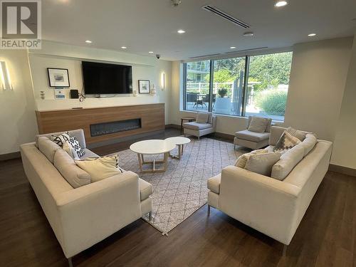 3520 Marine Way, Vancouver, BC - Indoor Photo Showing Living Room With Fireplace