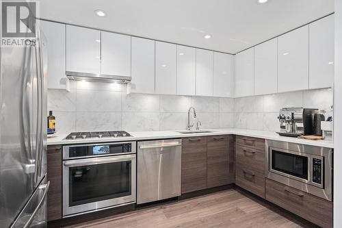 3520 Marine Way, Vancouver, BC - Indoor Photo Showing Kitchen With Upgraded Kitchen