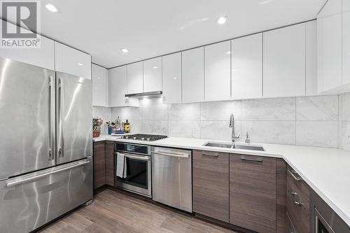 3520 Marine Way, Vancouver, BC - Indoor Photo Showing Kitchen With Upgraded Kitchen