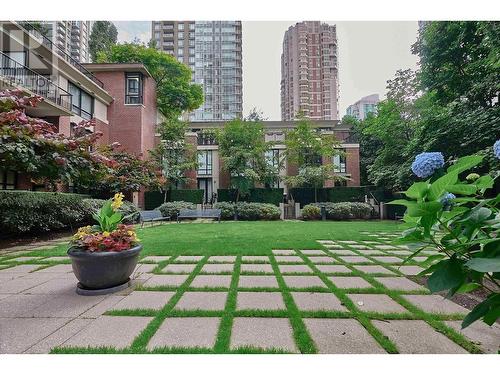 402 928 Homer Street, Vancouver, BC - Outdoor