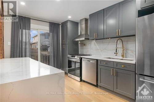 1834 D'Amour Crescent, Ottawa, ON - Indoor Photo Showing Kitchen With Upgraded Kitchen