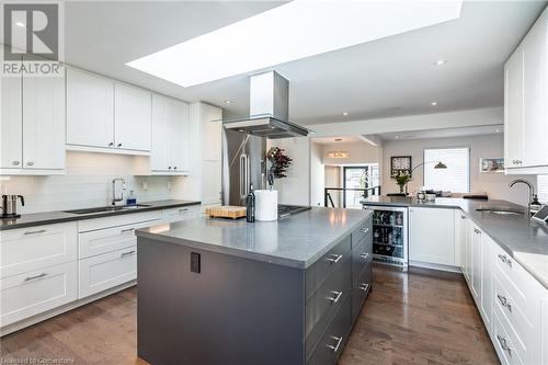 97 Overdale Avenue, Waterdown, ON - Indoor Photo Showing Kitchen With Upgraded Kitchen