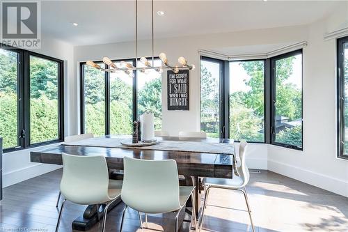 97 Overdale Avenue, Waterdown, ON - Indoor Photo Showing Dining Room