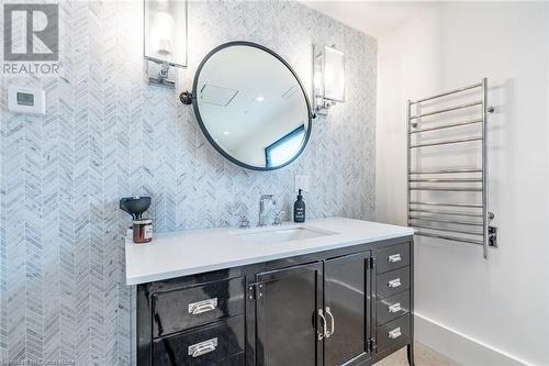 97 Overdale Avenue, Waterdown, ON - Indoor Photo Showing Bathroom