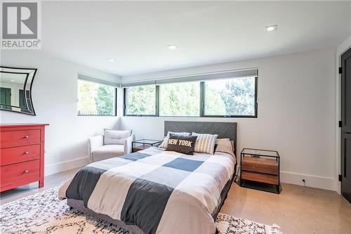 97 Overdale Avenue, Waterdown, ON - Indoor Photo Showing Bedroom