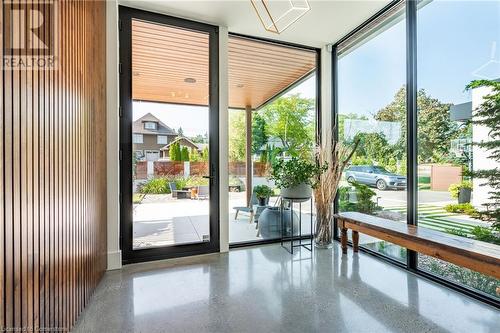 97 Overdale Avenue, Waterdown, ON - Indoor Photo Showing Other Room