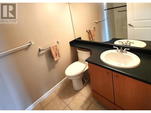 1805 4398 Buchanan Street, Burnaby, BC - Indoor Photo Showing Bathroom