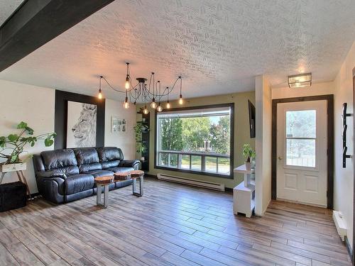 Living room - 1537 Rue Labelle, Val-D'Or, QC - Indoor Photo Showing Living Room