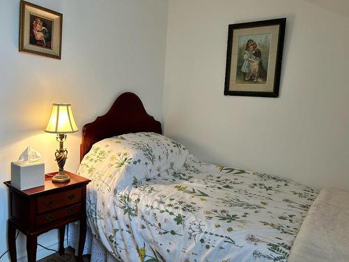 Chambre Ã Â coucher - 83 Rue Pine, Hudson, QC - Indoor Photo Showing Bedroom