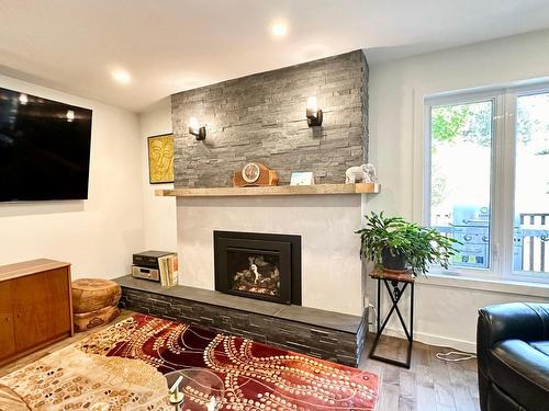 Salon - 405 Ch. Du Moulin, Sainte-Adèle, QC - Indoor Photo Showing Other Room With Fireplace