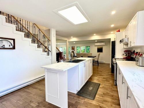 Cuisine - 405 Ch. Du Moulin, Sainte-Adèle, QC - Indoor Photo Showing Kitchen With Double Sink