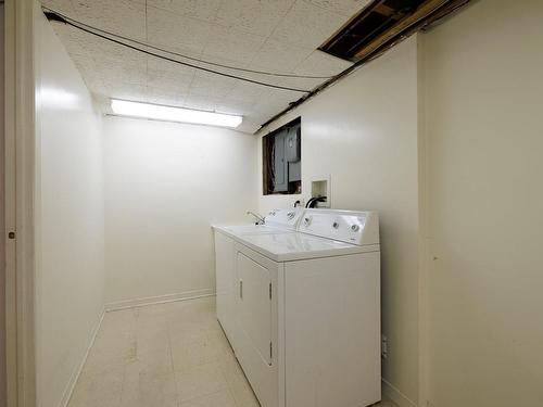 Laundry room - 121 Av. De Forest Gardens, Pointe-Claire, QC - Indoor Photo Showing Laundry Room